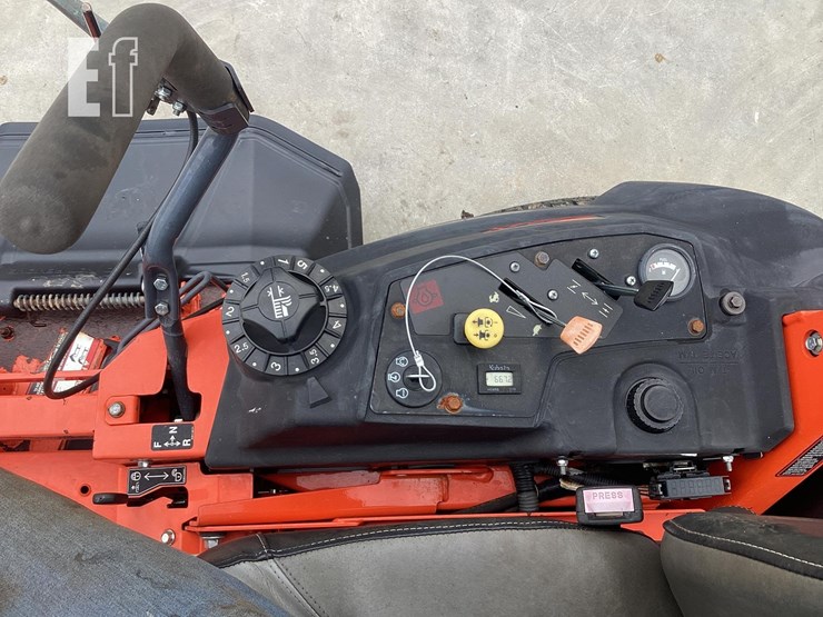 2019-kubota-z724x-image-11