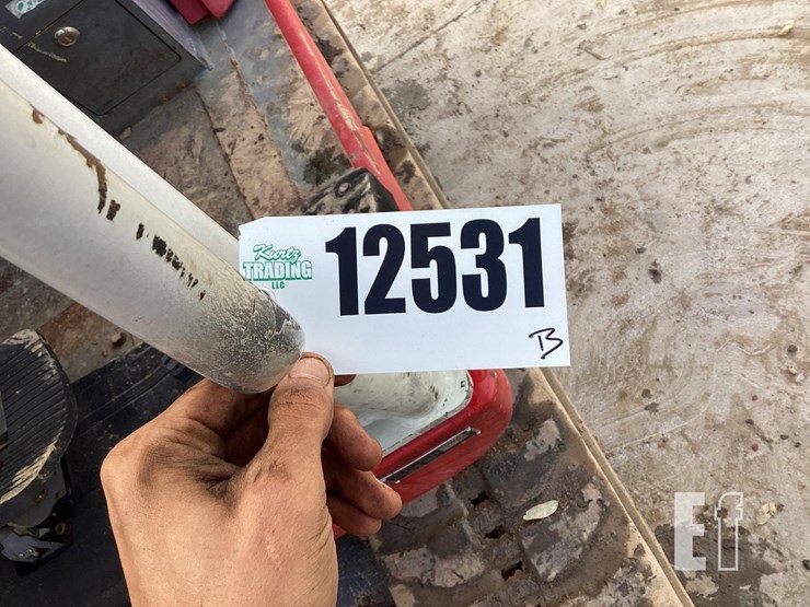 2018-takeuchi-tb240-image-22