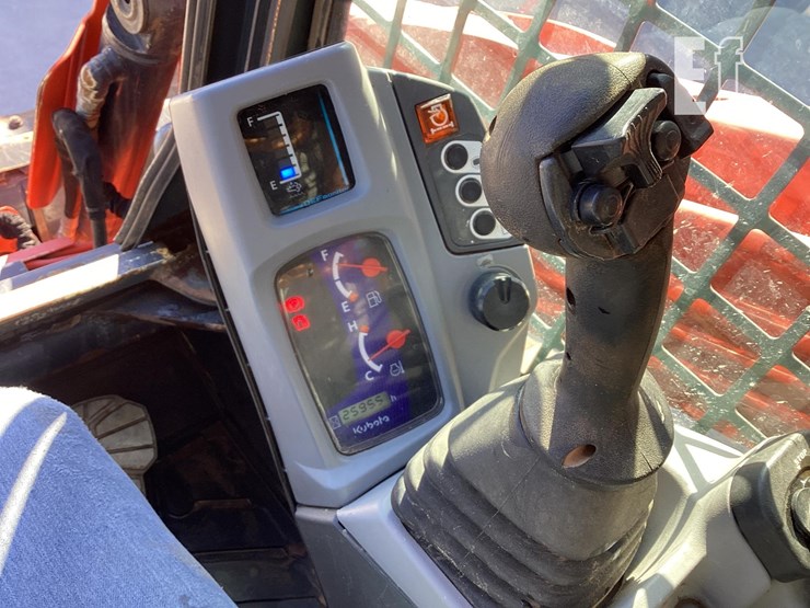 2019-kubota-svl95-2s-image-17