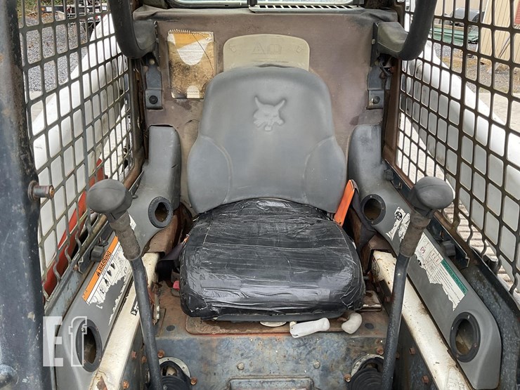 2005-bobcat-t250-image-14