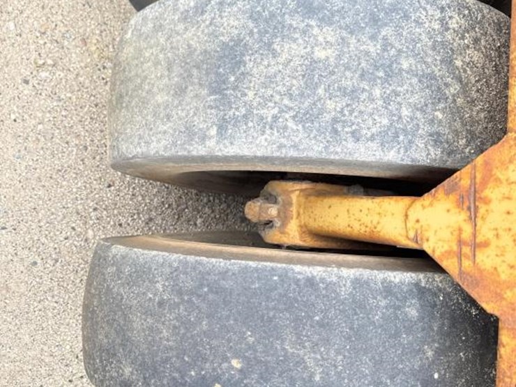 #1909-•-southwest-sr13-towable-compactor-image-18