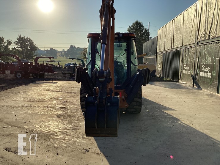 2023-case-580sn-image-4