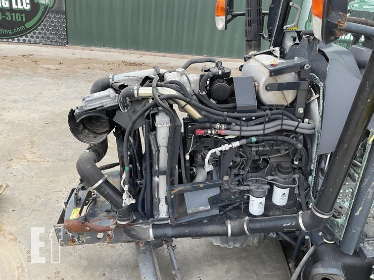 2022-massey-ferguson-4607m-image-11