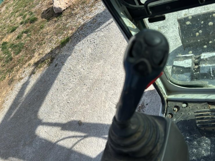 takeuchi-tb145-image-42