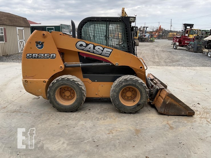 2015-case-sr250-image-5