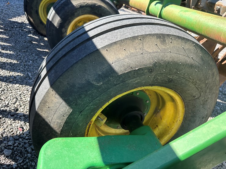 john-deere-637-image-12