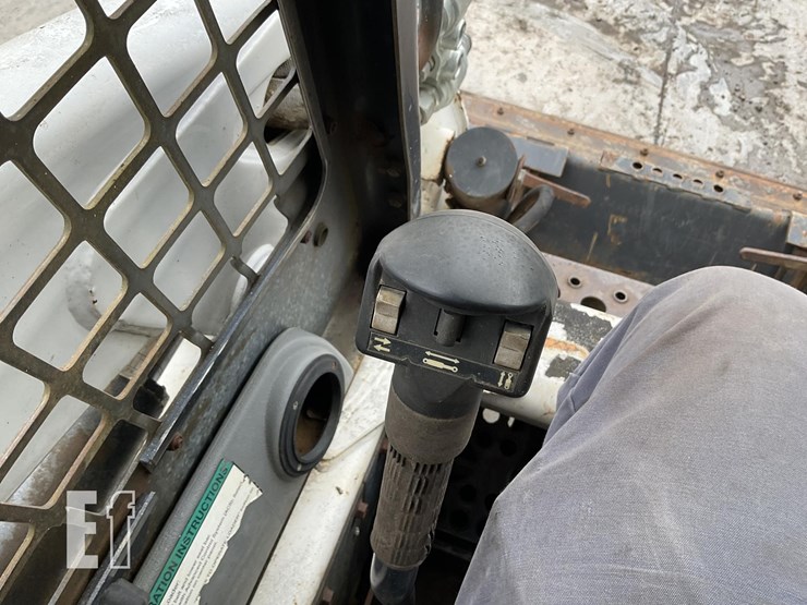 2005-bobcat-t250-image-18