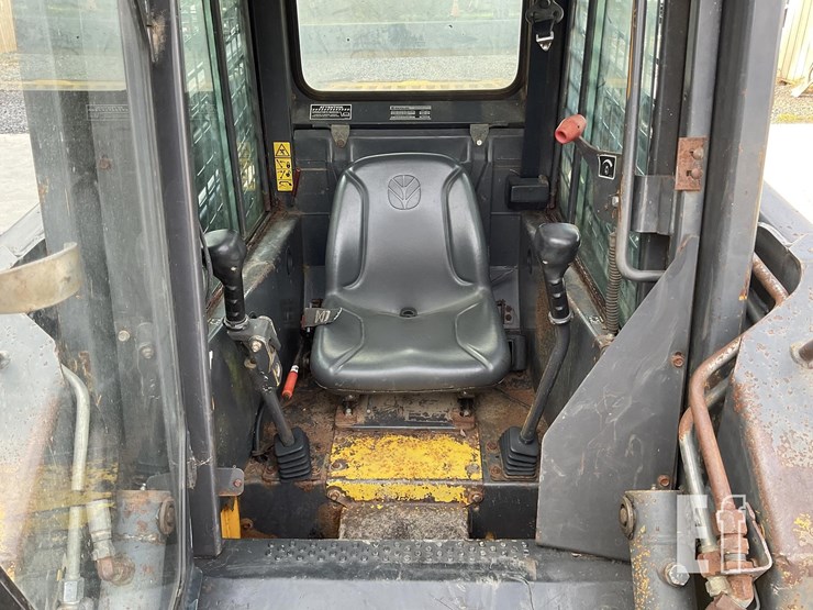 2003-new-holland-ls190-image-12