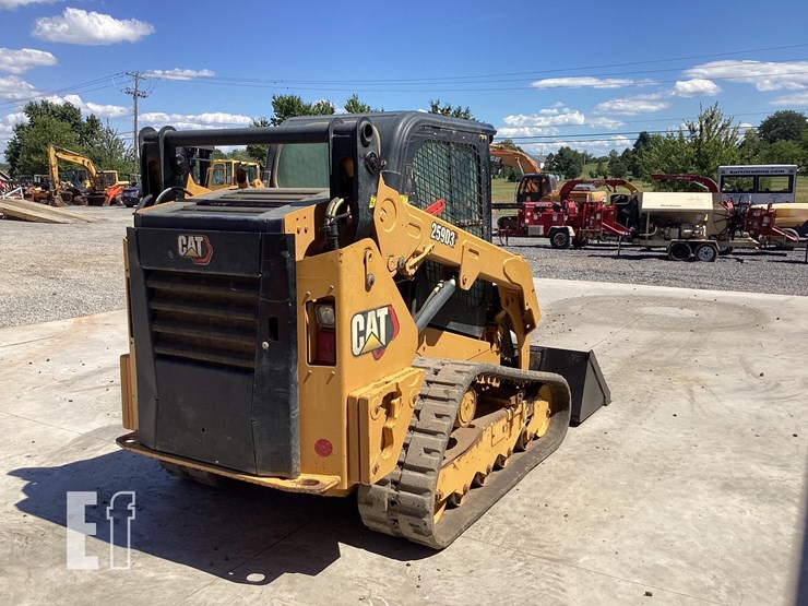 2020-caterpillar-259d3-image-4