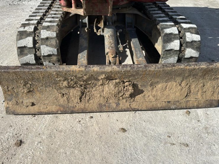 takeuchi-tb145-image-25