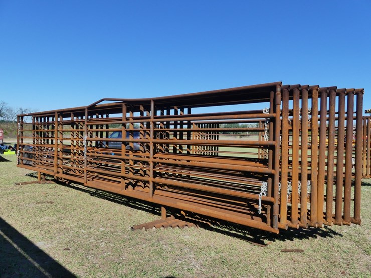 (10)-24'-free-standing-panels-w/-7'10"-gate-image-2