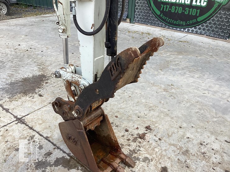 2018-takeuchi-tb240-image-10