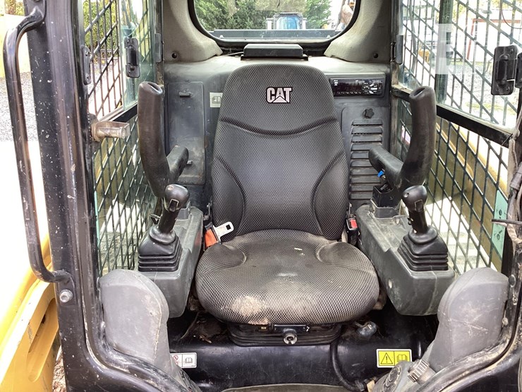 2020-caterpillar-259d3-image-14