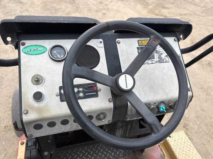 2007-dynapac-cp142-image-21