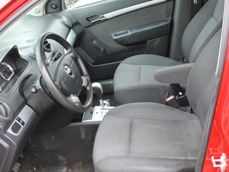 chevrolet-aveo-image-12