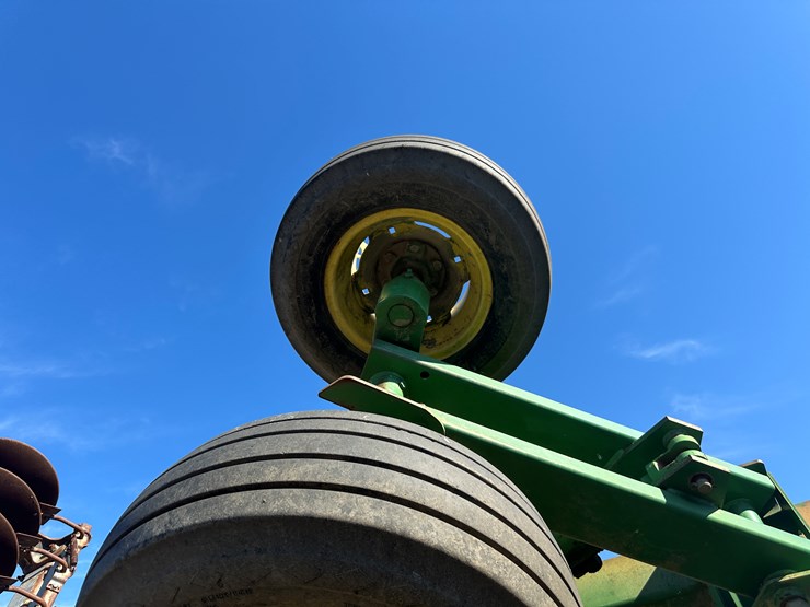 john-deere-637-image-10