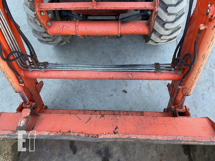 2006-kubota-b7610-image-10