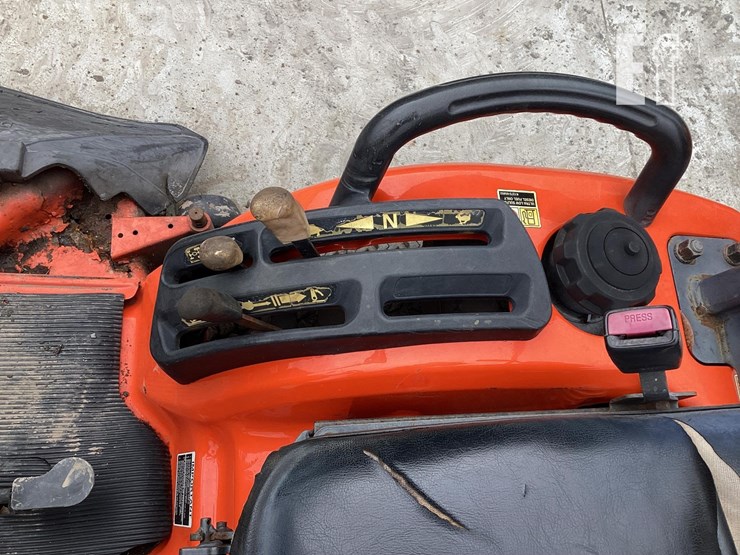 2008-kubota-bx24-image-15