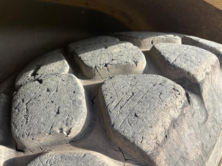 2010-caterpillar-740-image-59