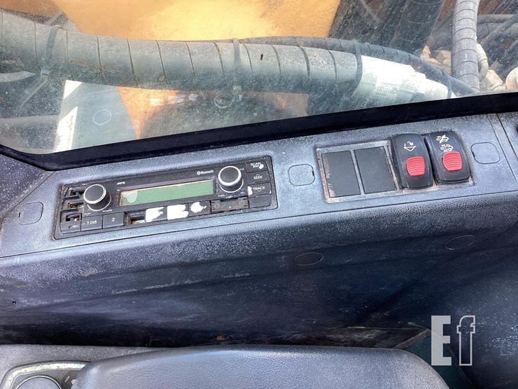 2021-hyundai-hx220l-image-16