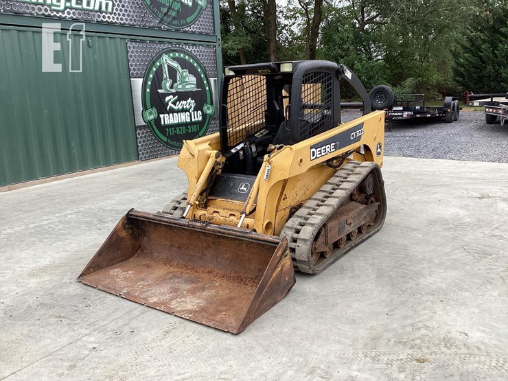2005-deere-ct322-image-8