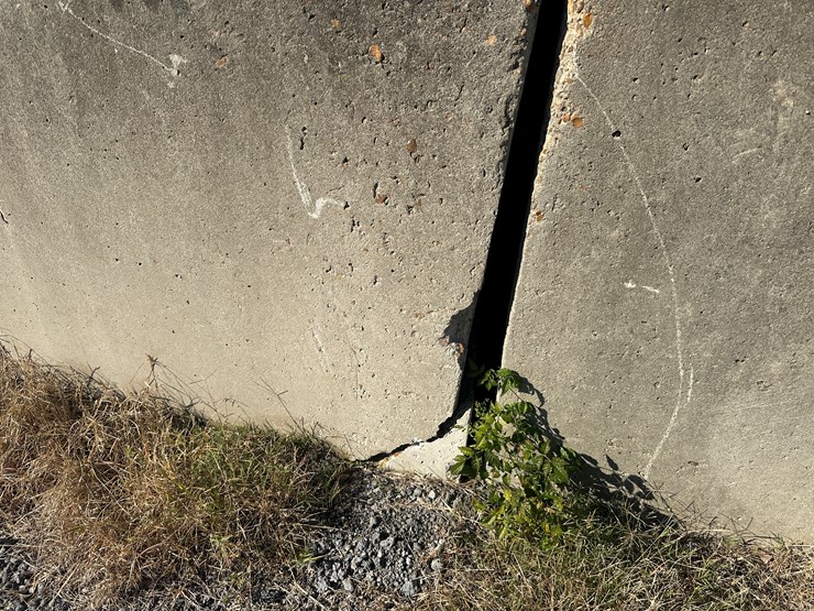 #32727-•-lot-of-(13)-~57"x80"-concrete-culvert-sectionss-image-10