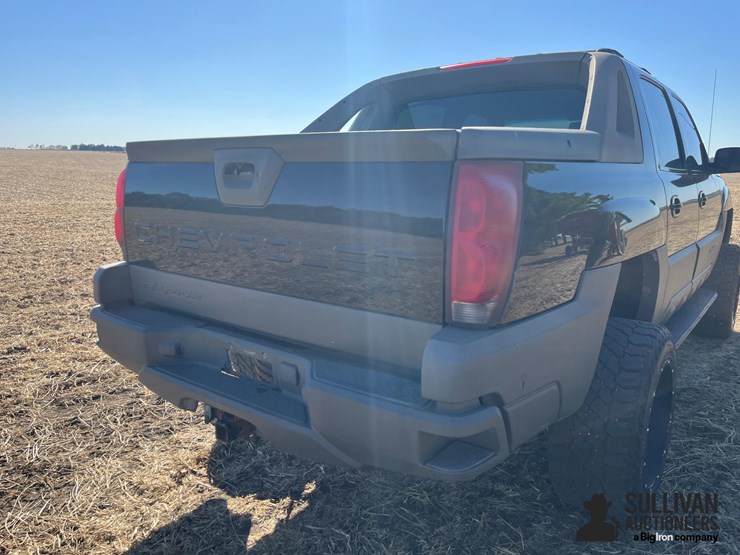2002-chevrolet-avalanche-1500-image-18