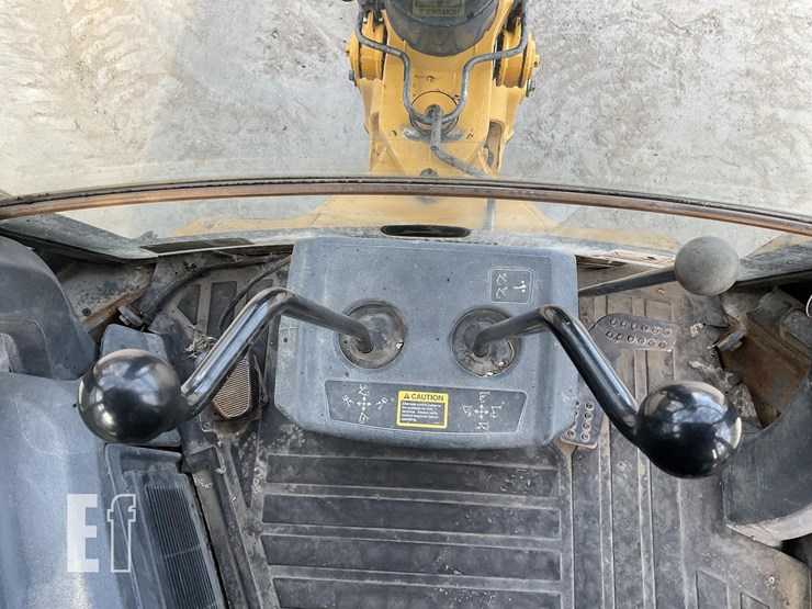 2019-deere-410l-image-15