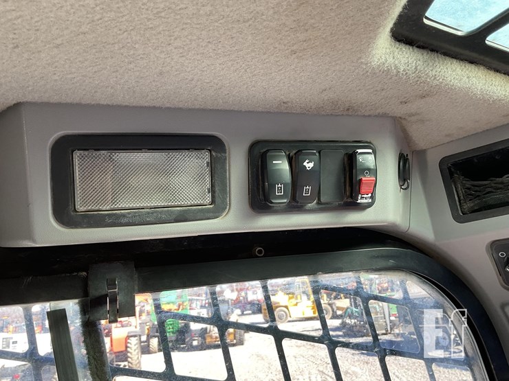 2020-caterpillar-259d3-image-16