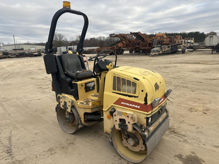 2009-dynapac-cc900-image-7