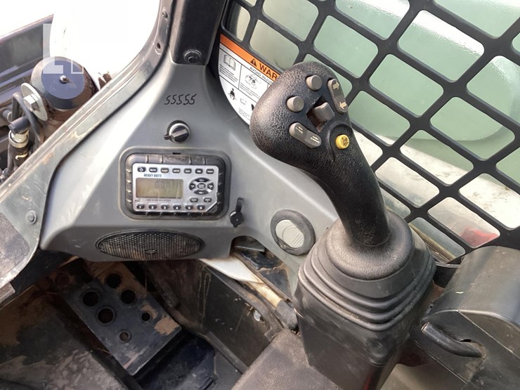 2022-bobcat-t770-image-16