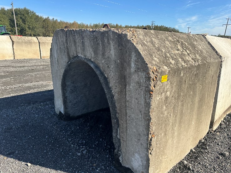 #32727-•-lot-of-(13)-~57"x80"-concrete-culvert-sectionss-image-1