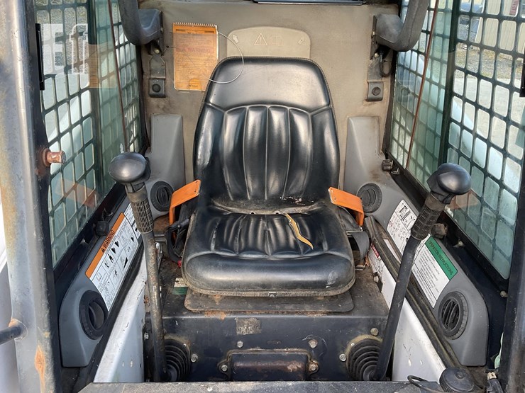 2002-bobcat-763g-image-12
