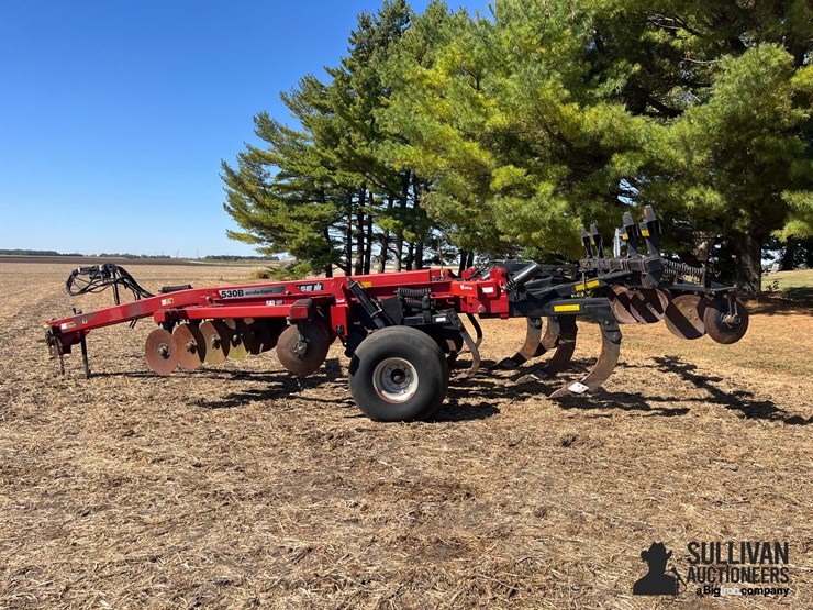 case-ih-530b-ecolo-tiger-9-shank-disk-ripper-image-8