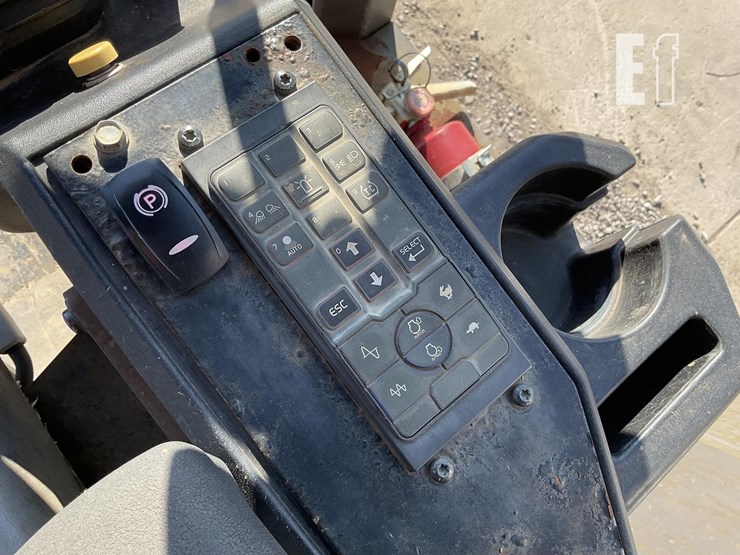 2018-volvo-sd75b-image-12