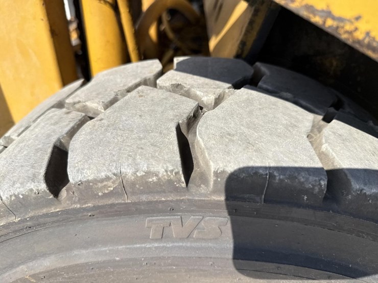 #5082-•-tcm-fvd25-forklift-image-28