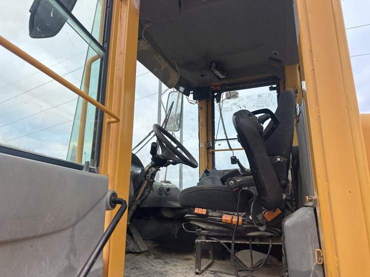 volvo-l220e-image-33