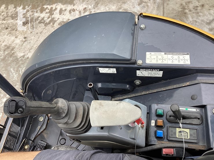 2020-deere-26g-image-17