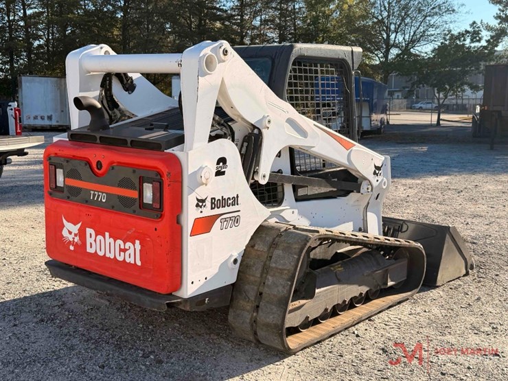 2022-bobcat-t770-image-3