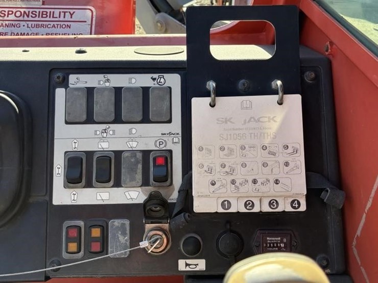 2018-skyjack-sj1056th-image-21