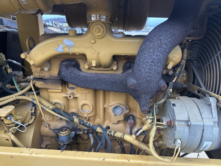 2017-caterpillar-cs-323-image-22