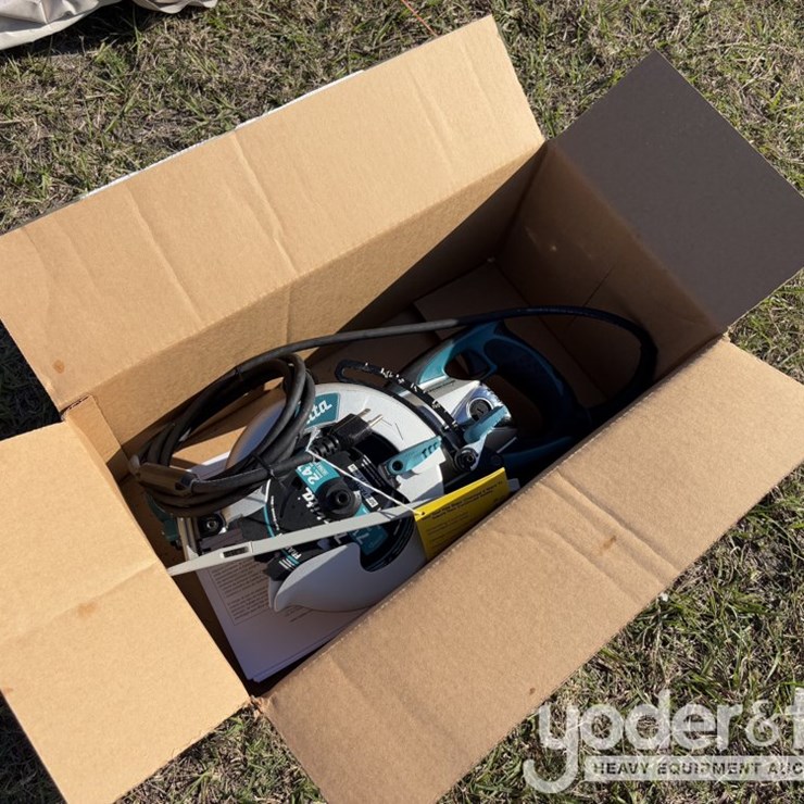 Makita 7 1/4 " Magnesium Hypoid Saw 5377Mg- 1 Yr Factory Warranty -Recon