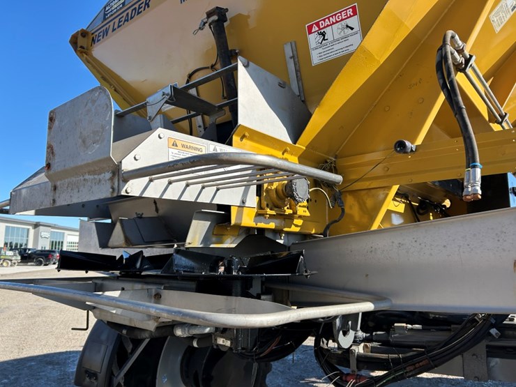 2016-ag-chem-rg1100b-image-16