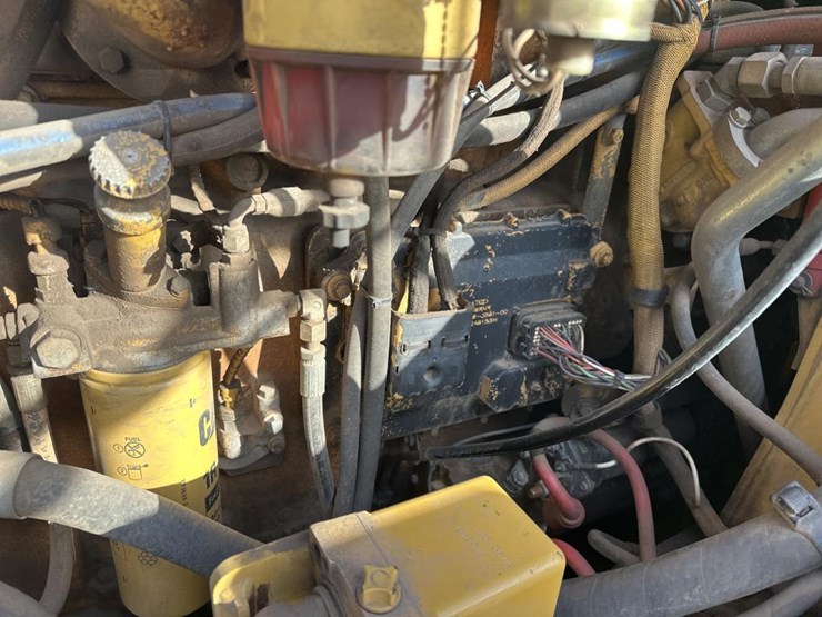 2005-caterpillar-740-image-41