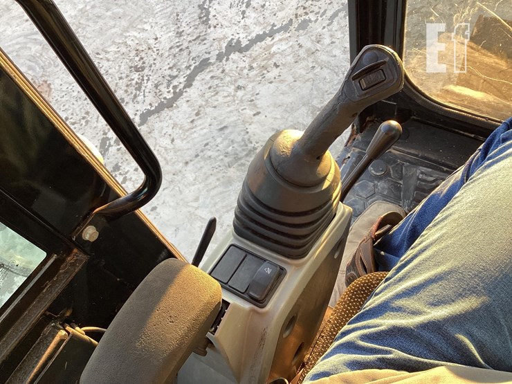 2017-caterpillar-307e2-image-19