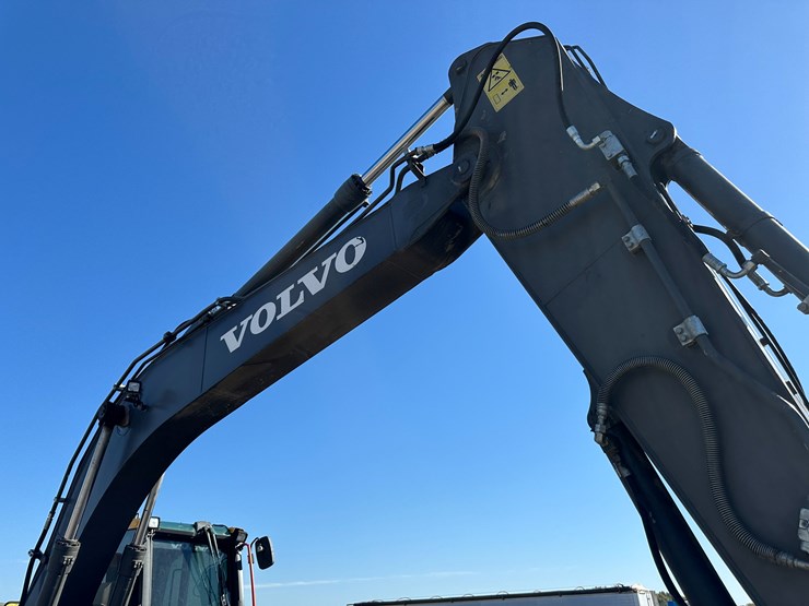 #32824-•-volvo-ec160e-crawler-excavator-w/hydraulic-thumb-image-44