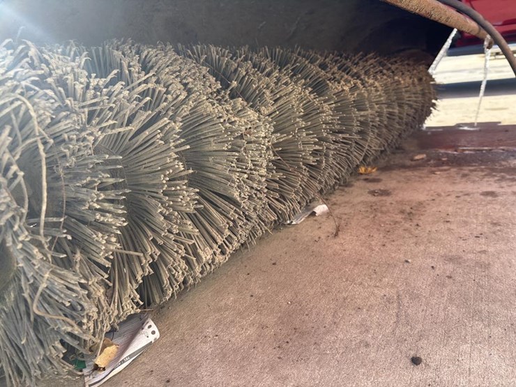 #3807-•-jct-72"-skid-steer-broom-image-8