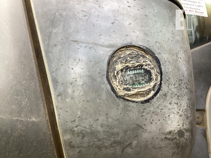 2015-morooka-mst2200vd-image-17