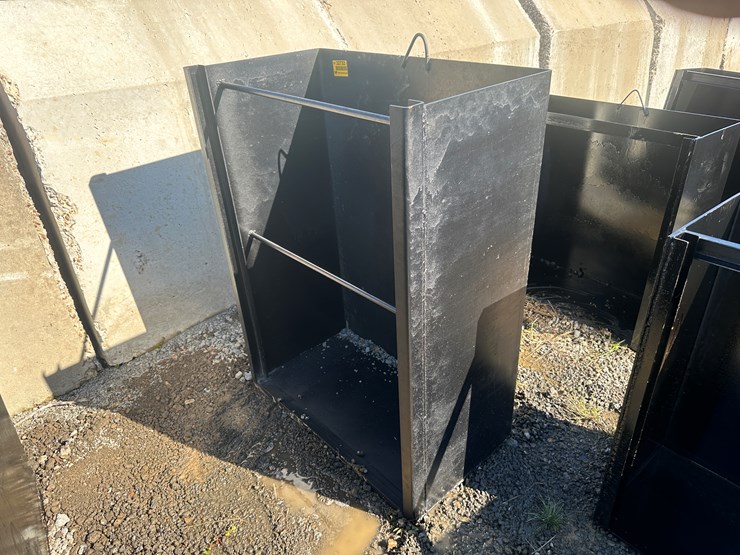 #32732-•-3'x4'-flashboard-pipe-riser-image-1