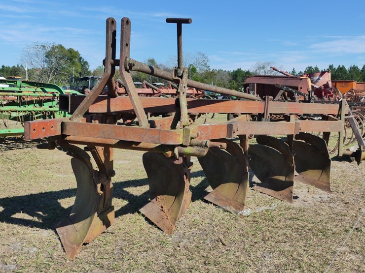 massey-ferguson-5-image-1